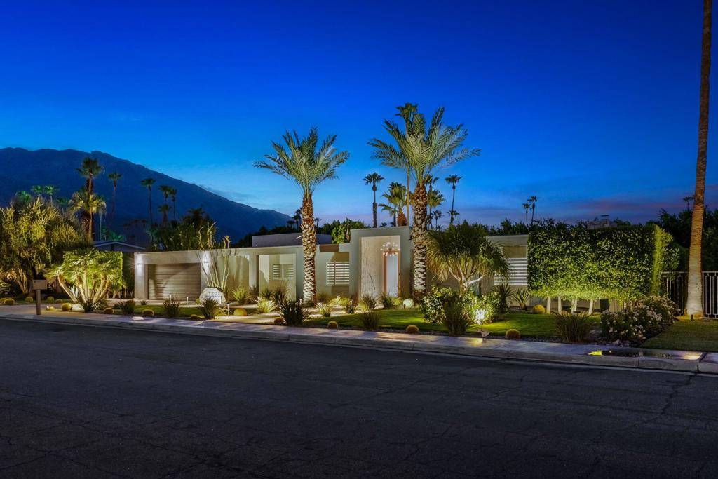 Palm Springs, CA 92264,1498 E Via Estrella