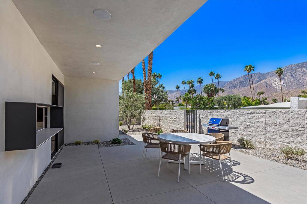 Palm Springs, CA 92264,2290 S Yosemite