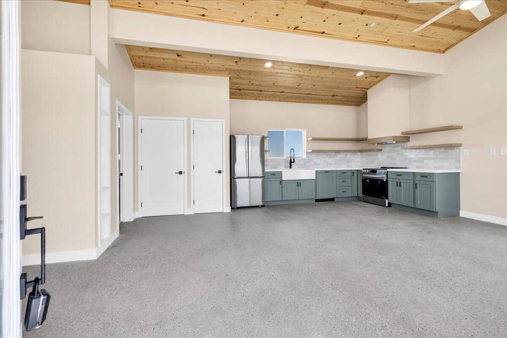 29 Palms, CA 92277,69444 Valle Vista RD