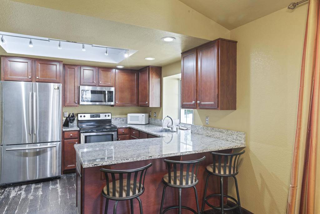 Palm Desert, CA 92211,43755 Via Palma