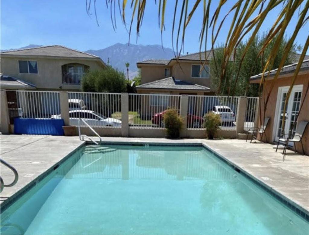 Cathedral City, CA 92234,33113 Campus LN