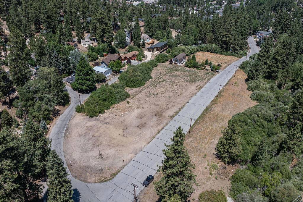 Big Bear, CA 92315,990 Pine Knot AVE
