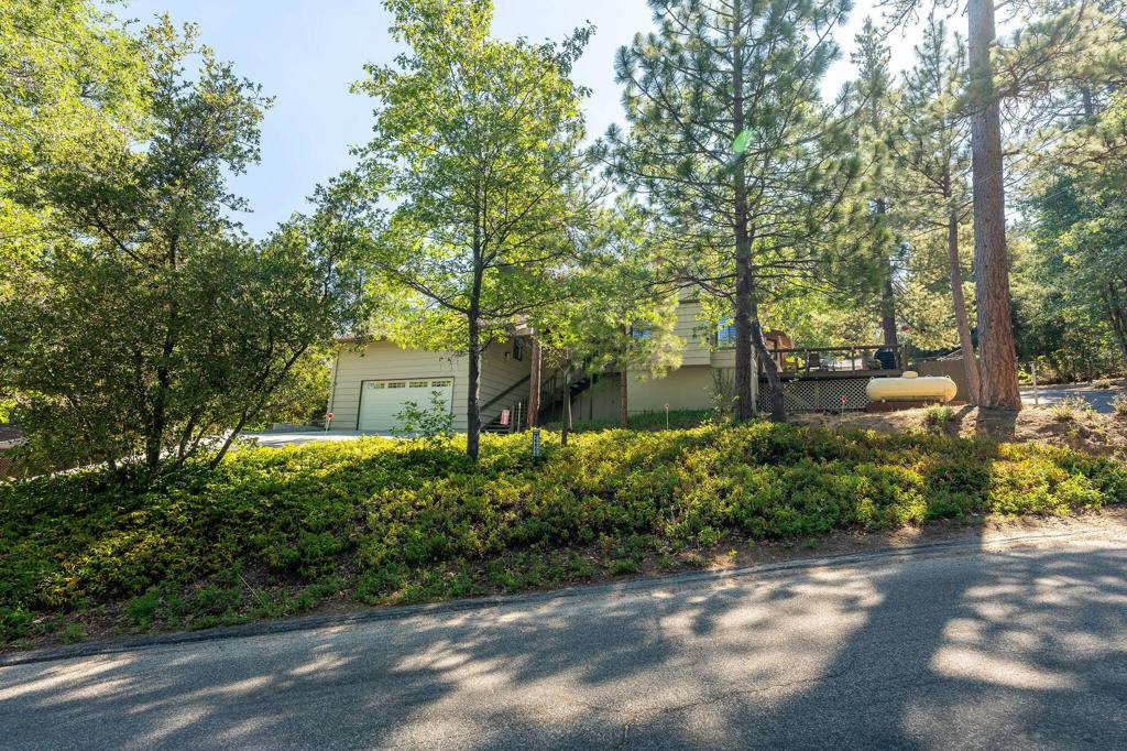 Idyllwild, CA 92549,26800 Meadow Glen DR