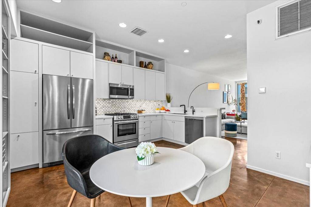 Palm Springs, CA 92262,222 Breeze LOOP