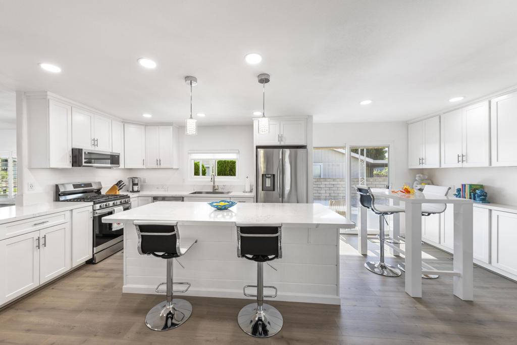 Palm Desert, CA 92260,73425 Highland Springs DR