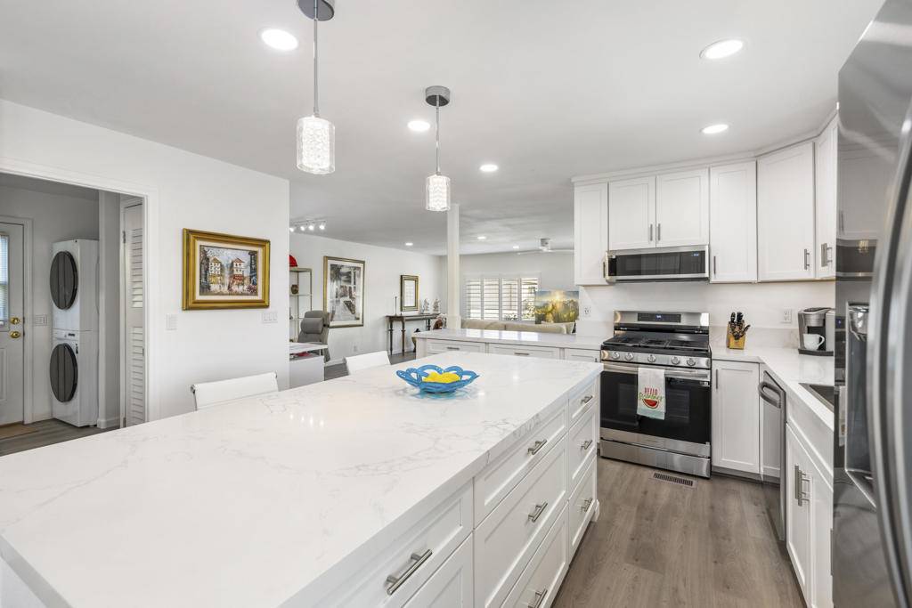 Palm Desert, CA 92260,73425 Highland Springs DR