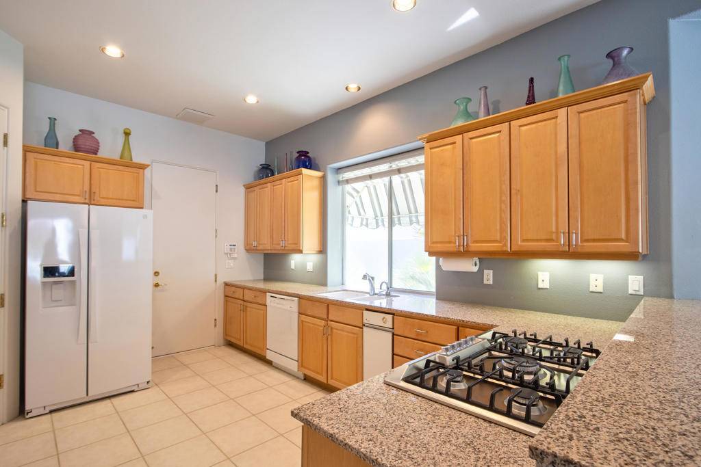 Rancho Mirage, CA 92270,13 Victoria Falls DR