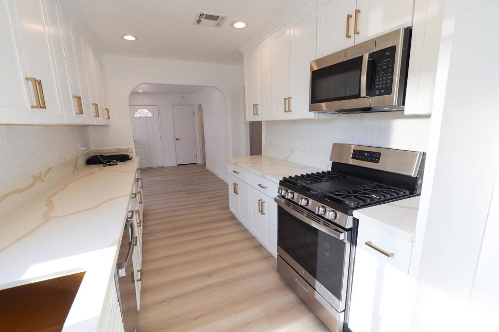 Desert Hot Springs, CA 92240,66787 Estrella