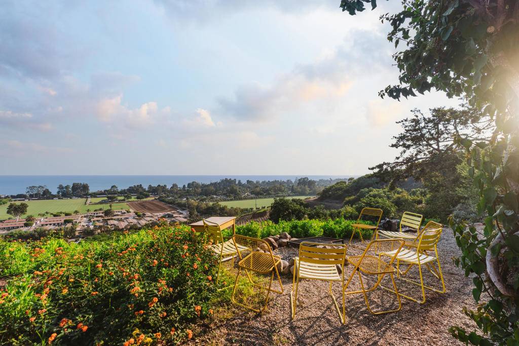 Carpinteria, CA 93013,3330 Foothill RD
