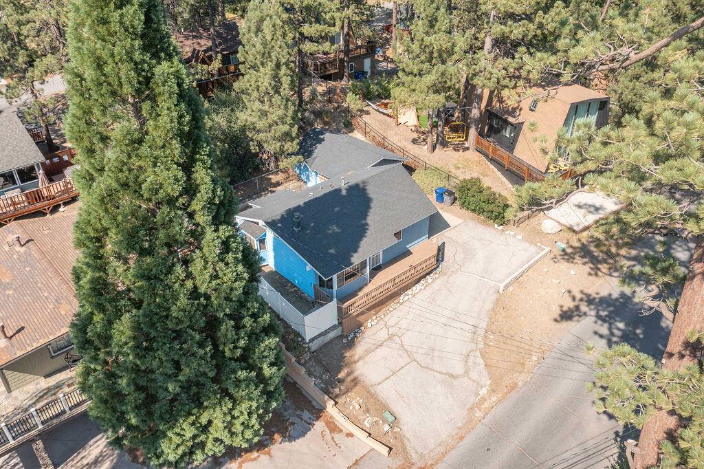 Big Bear, CA 92315,42920 Sunset DR