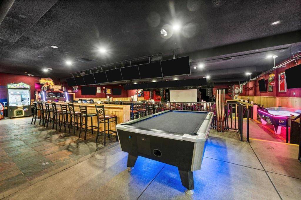 Big Bear, CA 92315,40789 Village DR