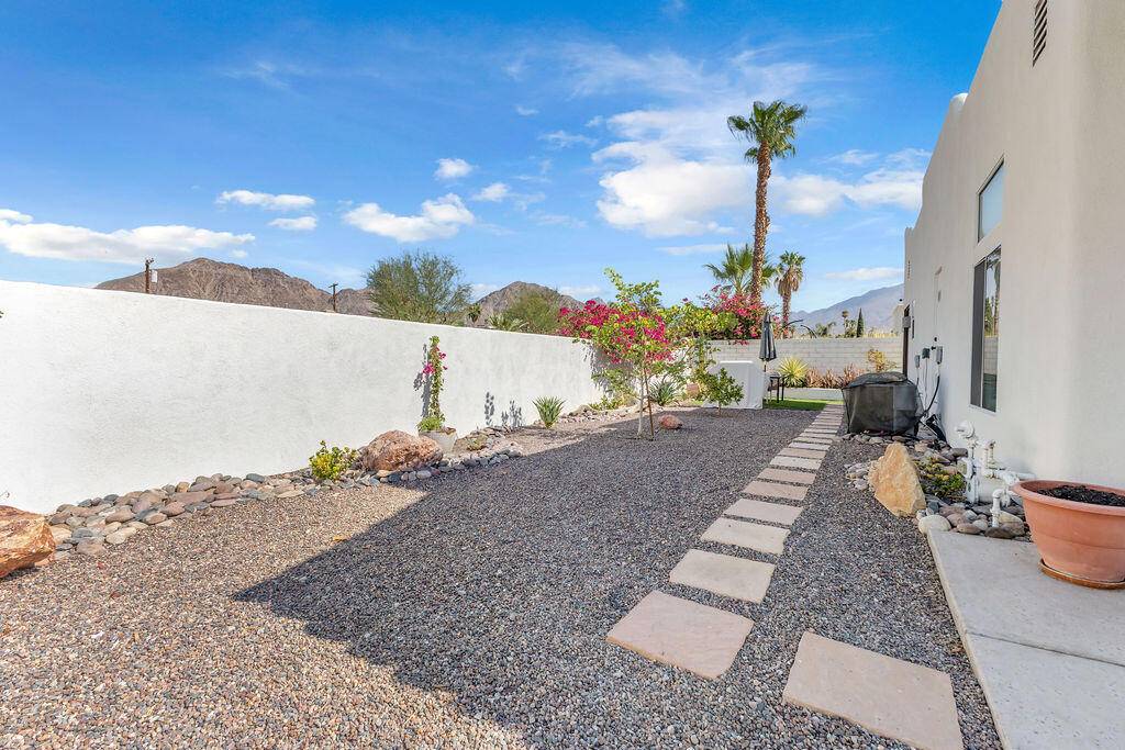 La Quinta, CA 92253,77440 Calle Ensenada #C