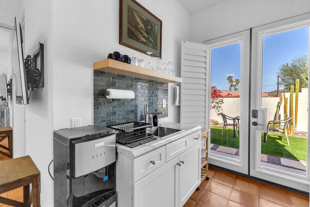 La Quinta, CA 92253,77440 Calle Ensenada #C
