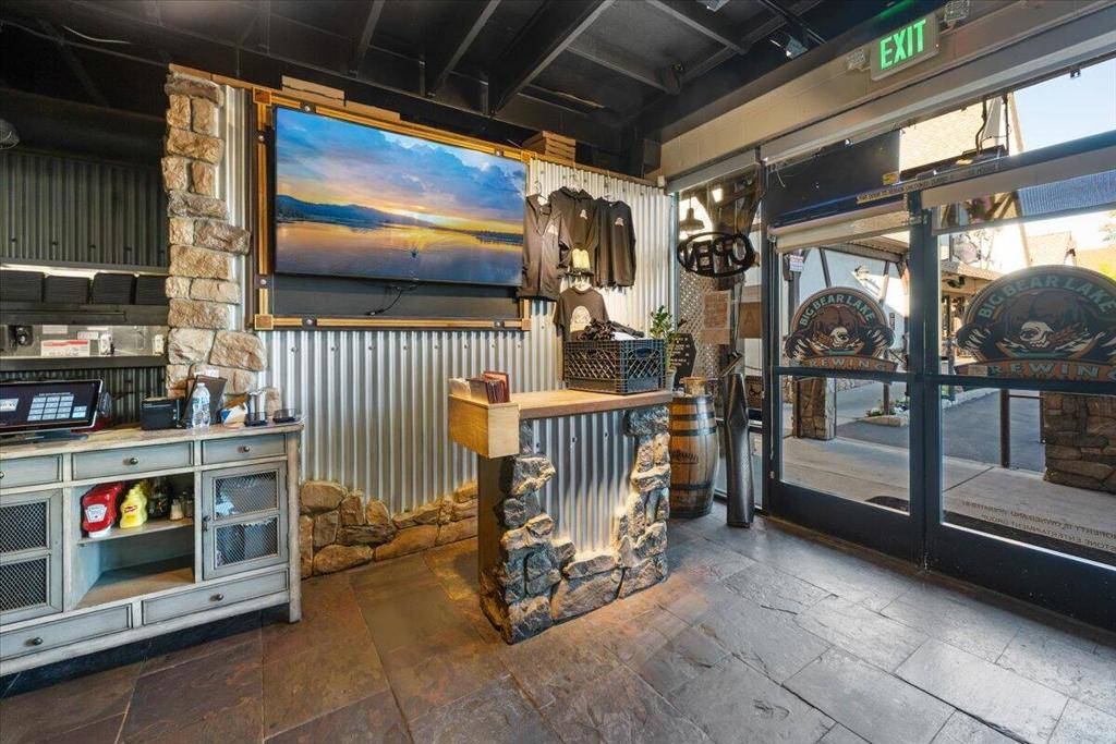 Big Bear, CA 92315,40827 Stone RD