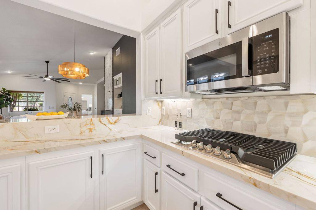 Indio, CA 92201,45623 Green Hills CT
