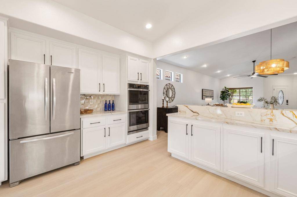 Indio, CA 92201,45623 Green Hills CT