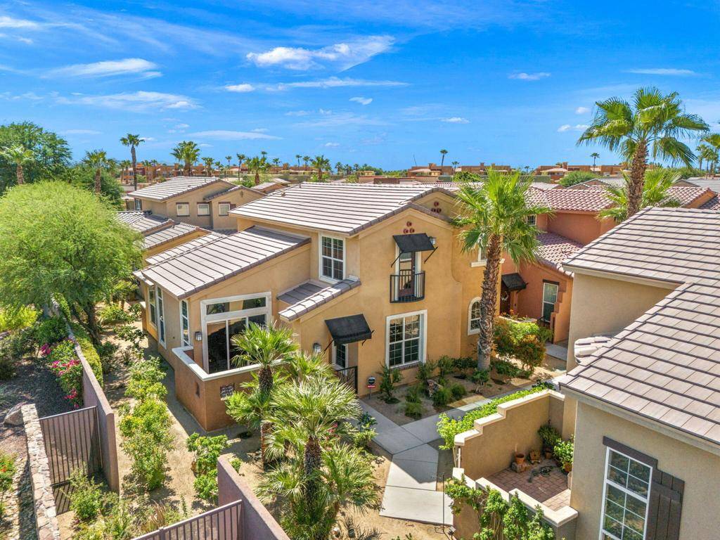 La Quinta, CA 92253,52050 Rosewood LN