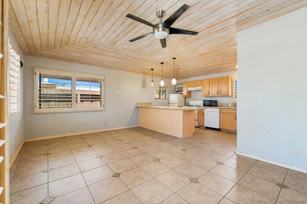 Palm Desert, CA 92260,44510 San Carlos AVE #4