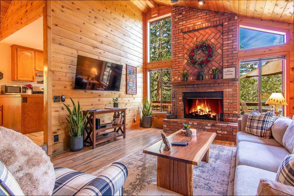 Idyllwild, CA 92549,24561 Lakeview DR