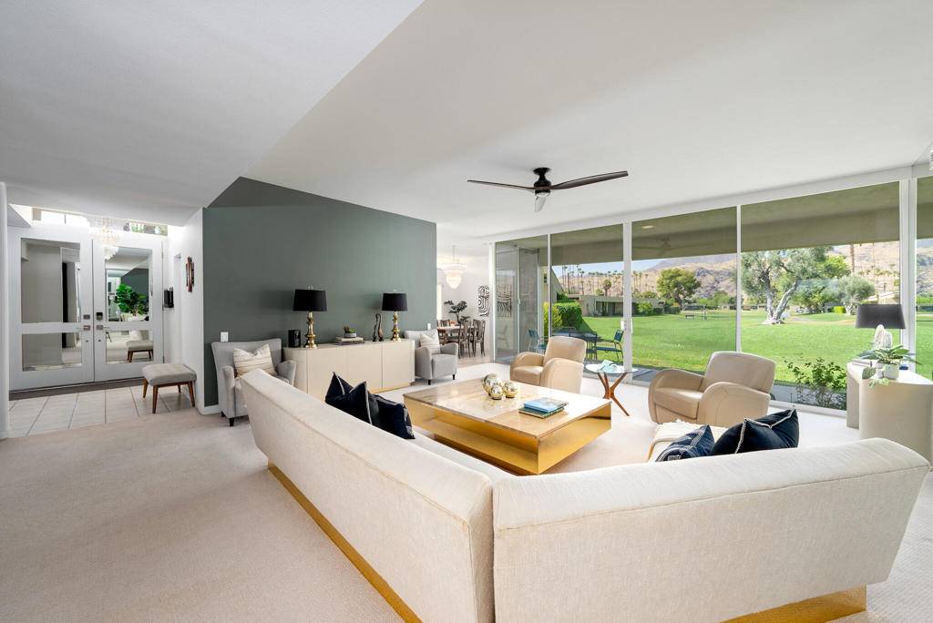 Palm Springs, CA 92264,322 Desert Lakes DR