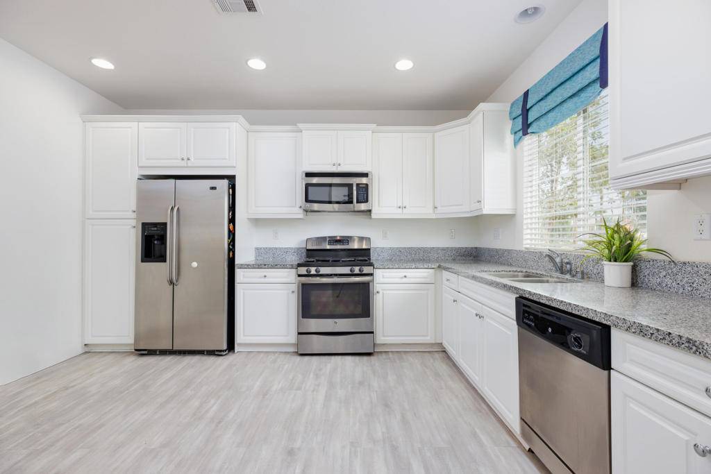 Palm Desert, CA 92211,444 Via De La Paz