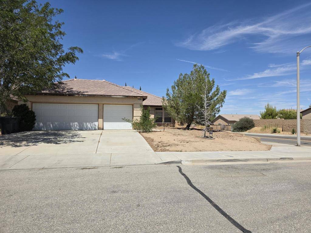 Victorville, CA 92392,13290 Via Robles CIR