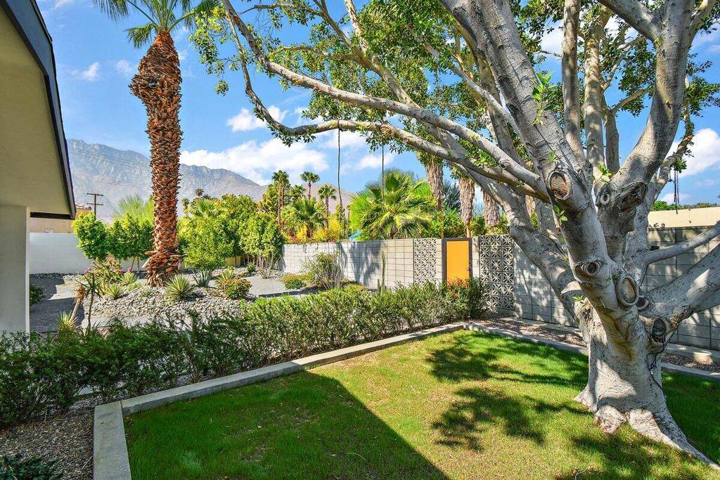 Palm Springs, CA 92262,565 W Yorba RD