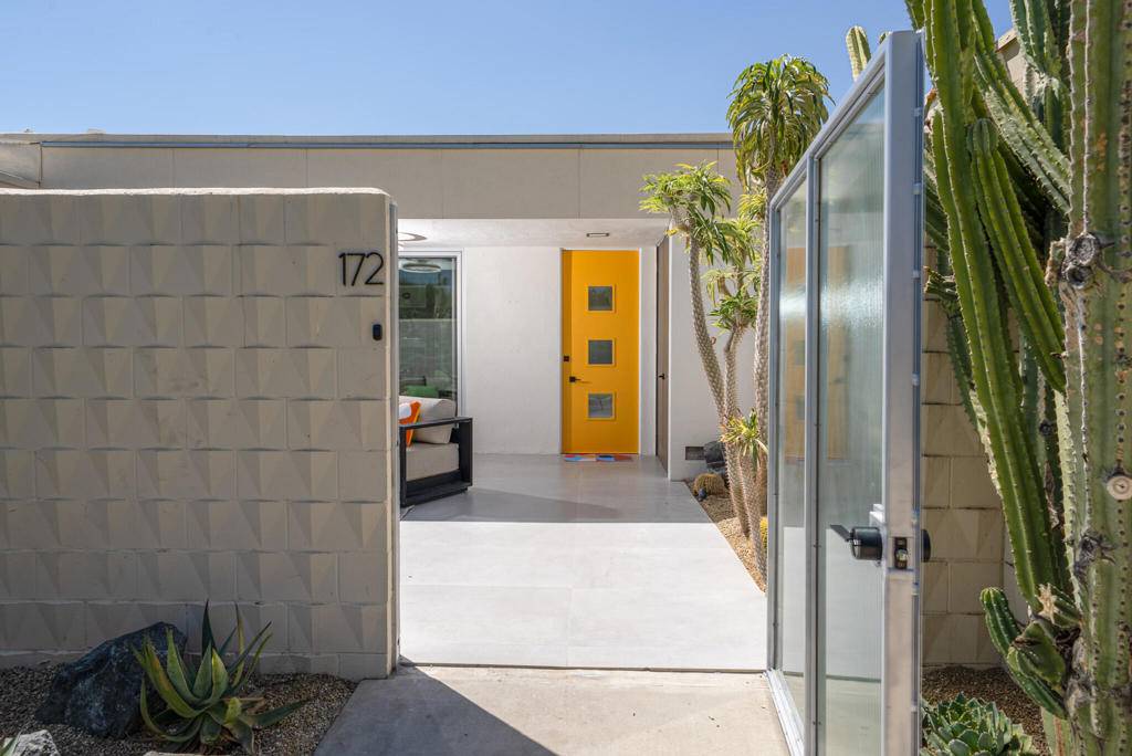 Palm Springs, CA 92264,172 Desert Lakes DR