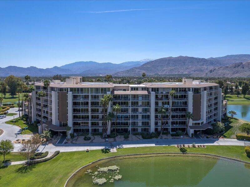 Rancho Mirage, CA 92270,899 Island DR #102