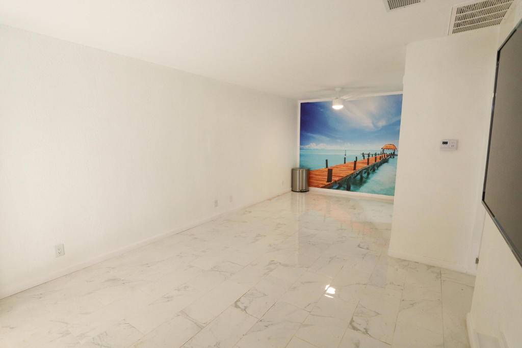 Palm Springs, CA 92264,751 N Los Felices CIR W #M109