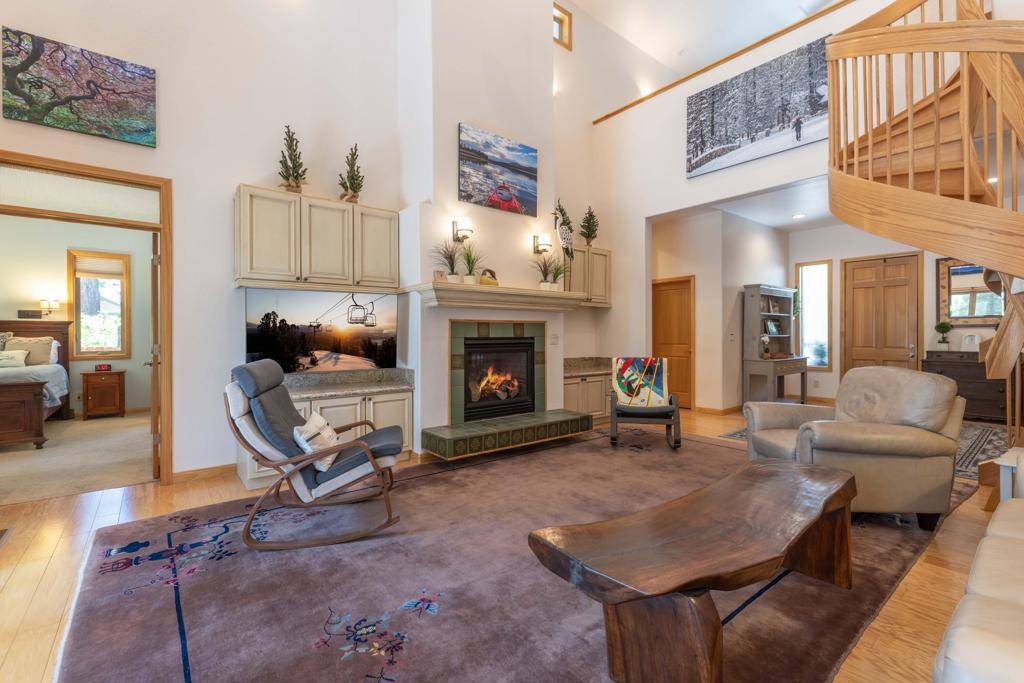 Big Bear, CA 92315,113 Meadow View DR