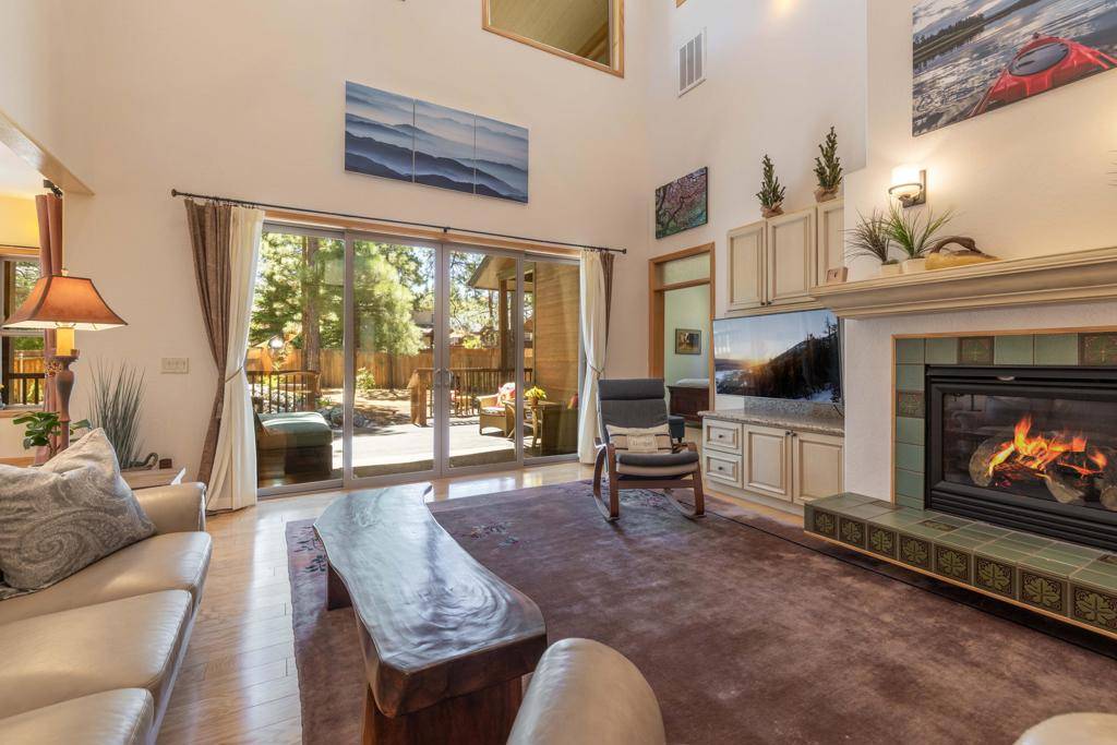 Big Bear, CA 92315,113 Meadow View DR