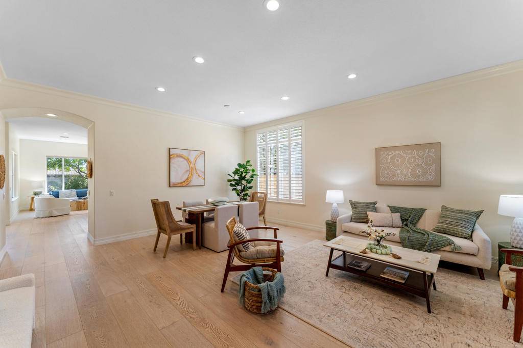 Newbury Park, CA 91320,696 Via Vista