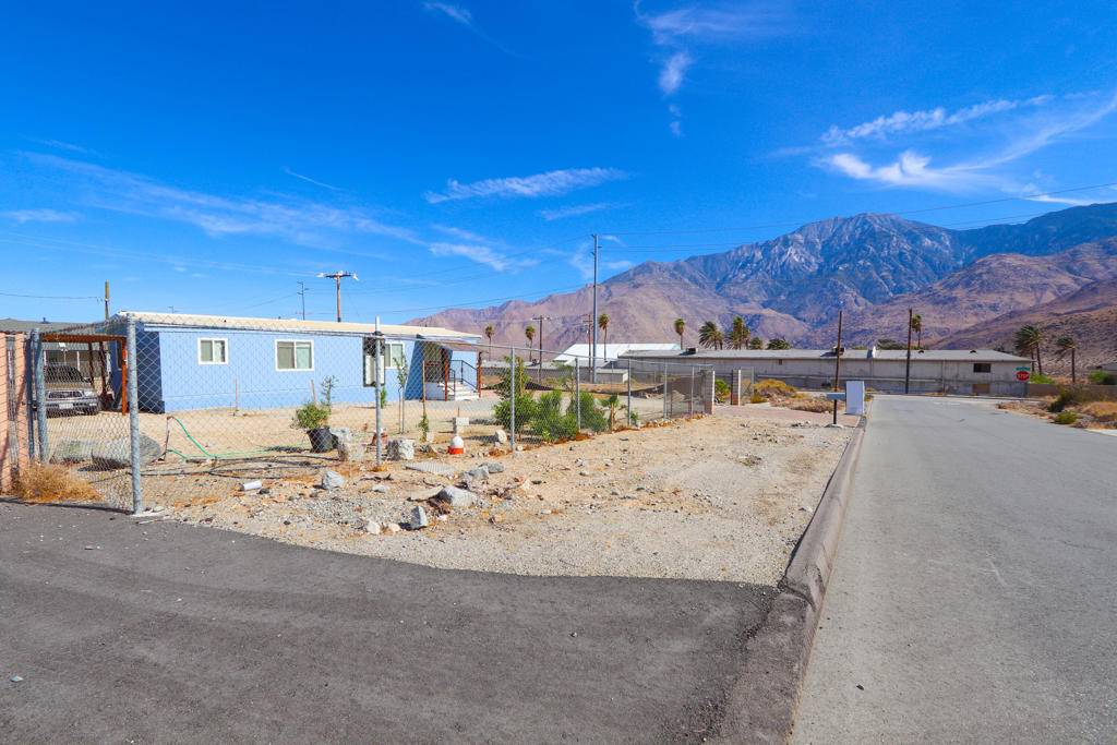 Whitewater, CA 92282,13474 Joshua RD