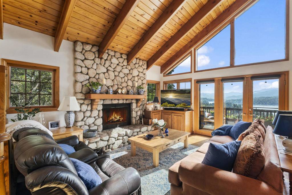 Lake Arrowhead, CA 92317,264 Old Toll RD