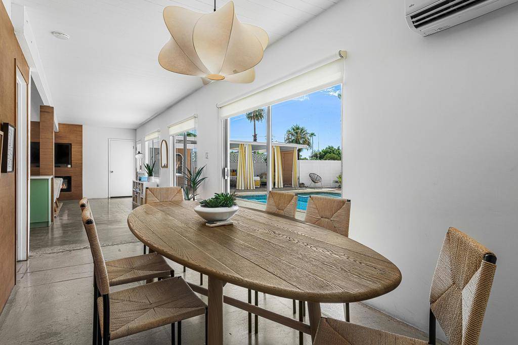 Palm Springs, CA 92264,633 S Canon DR