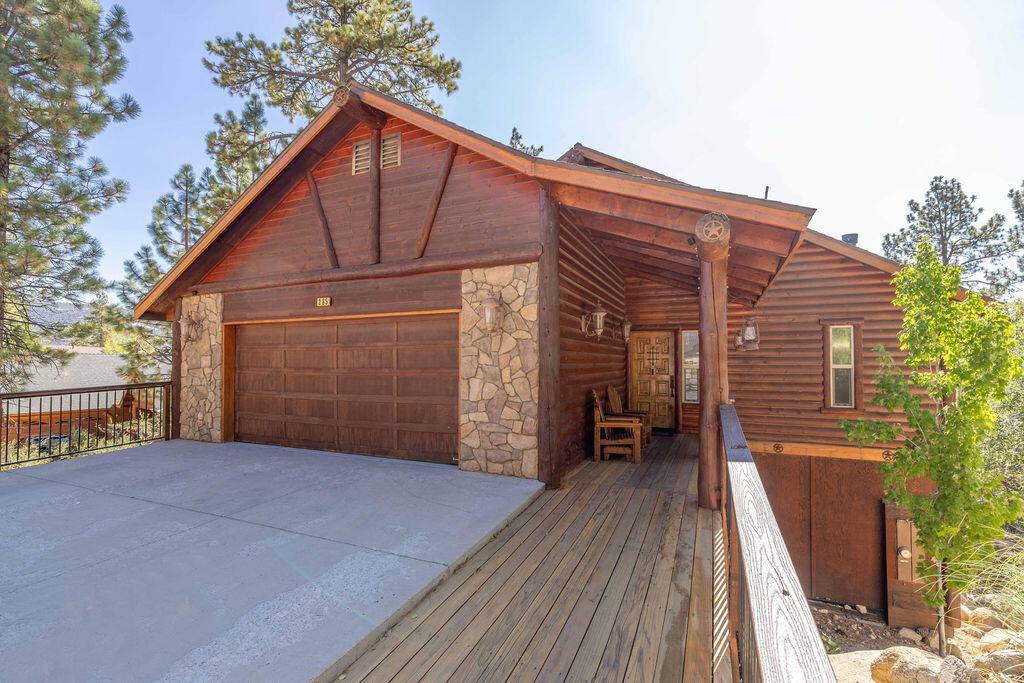 Big Bear, CA 92315,385 Sunrise WAY