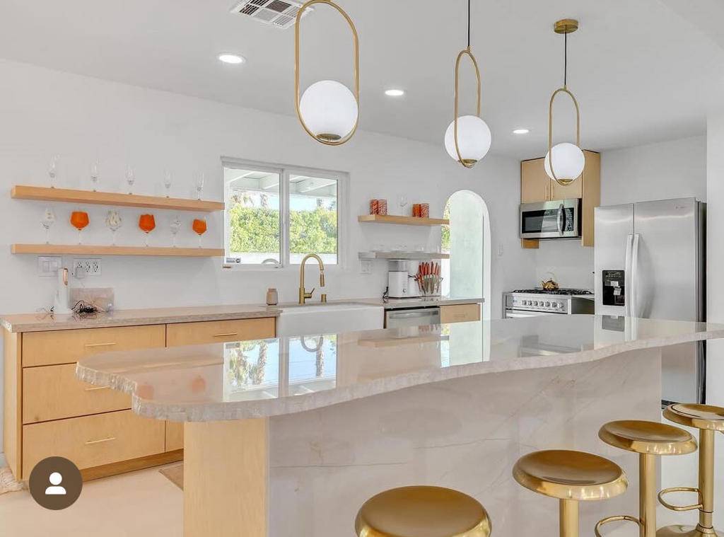 Palm Springs, CA 92264,622 Highland DR