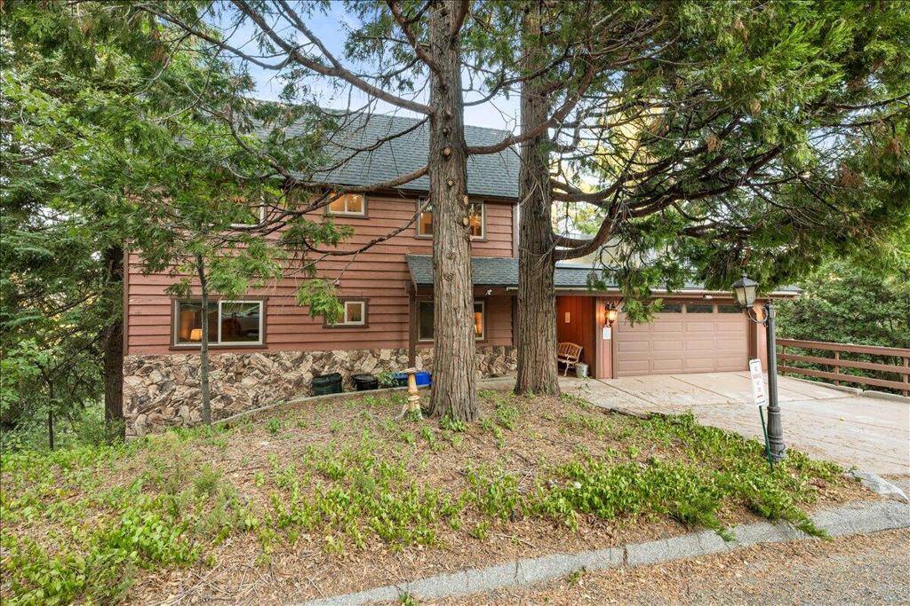 Lake Arrowhead, CA 92352,27621 Cedarwood DR