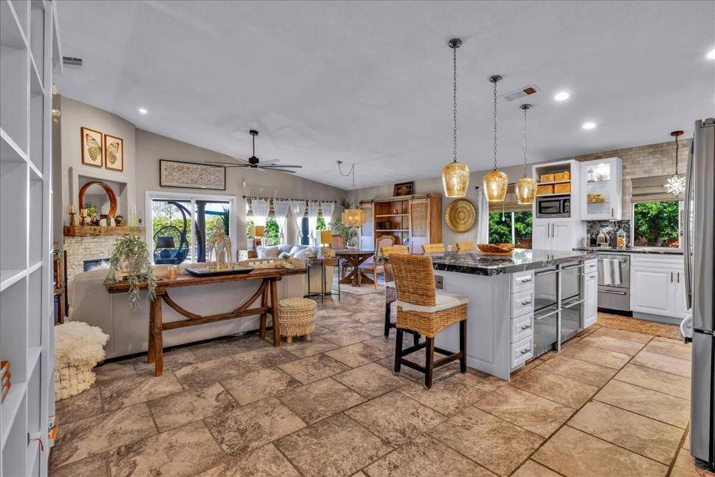 Indio, CA 92201,82570 Delano DR