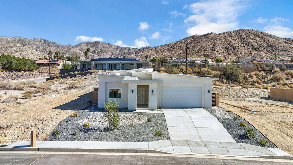 Desert Hot Springs, CA 92240,66778 Casa Grande DR