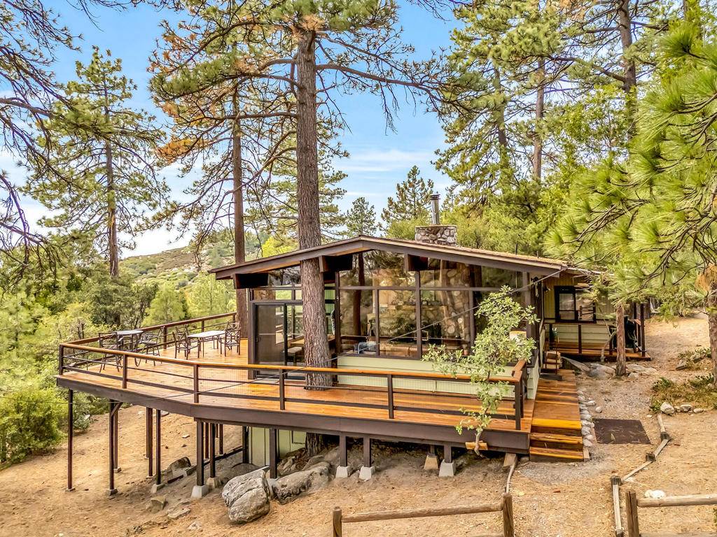Idyllwild, CA 92549,27011 Lookout LN
