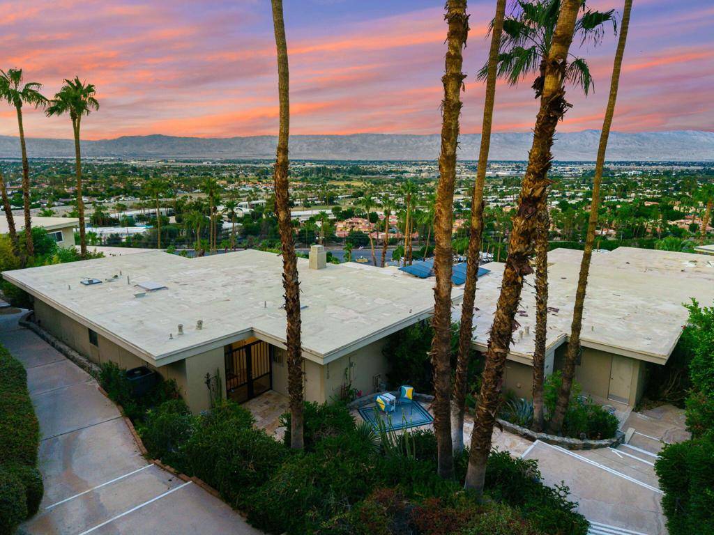 Palm Springs, CA 92264,2120 Southridge DR
