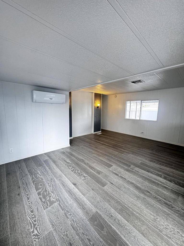 Yucca Valley, CA 92284,7245 Church St #2