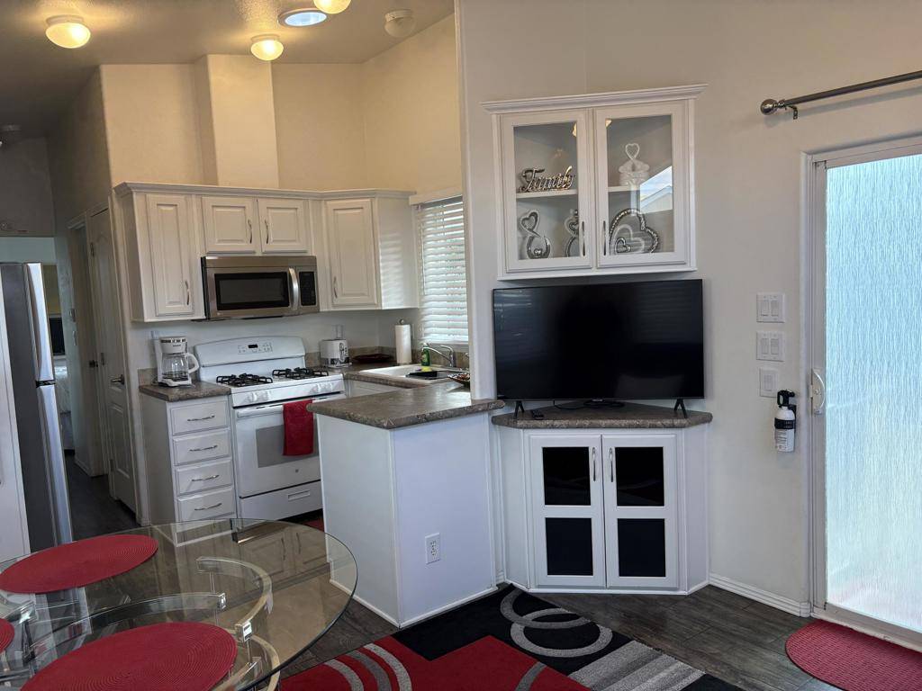 Desert Hot Springs, CA 92241,74711 Dillon RD ##271