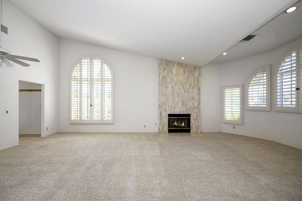 Palm Desert, CA 92211,404 Links DR