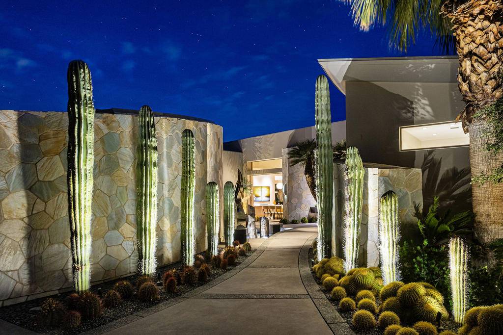 Palm Desert, CA 92260,607 Rocky Creek