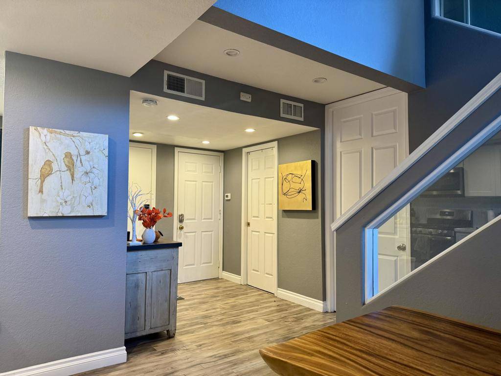 Santa Ana, CA 92705,2518 N Tustin AVE #E