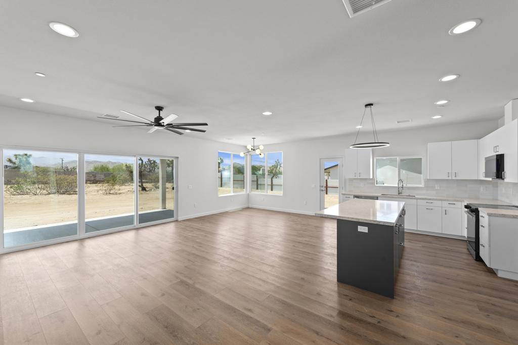 Yucca Valley, CA 92284,7082 Avalon AVE