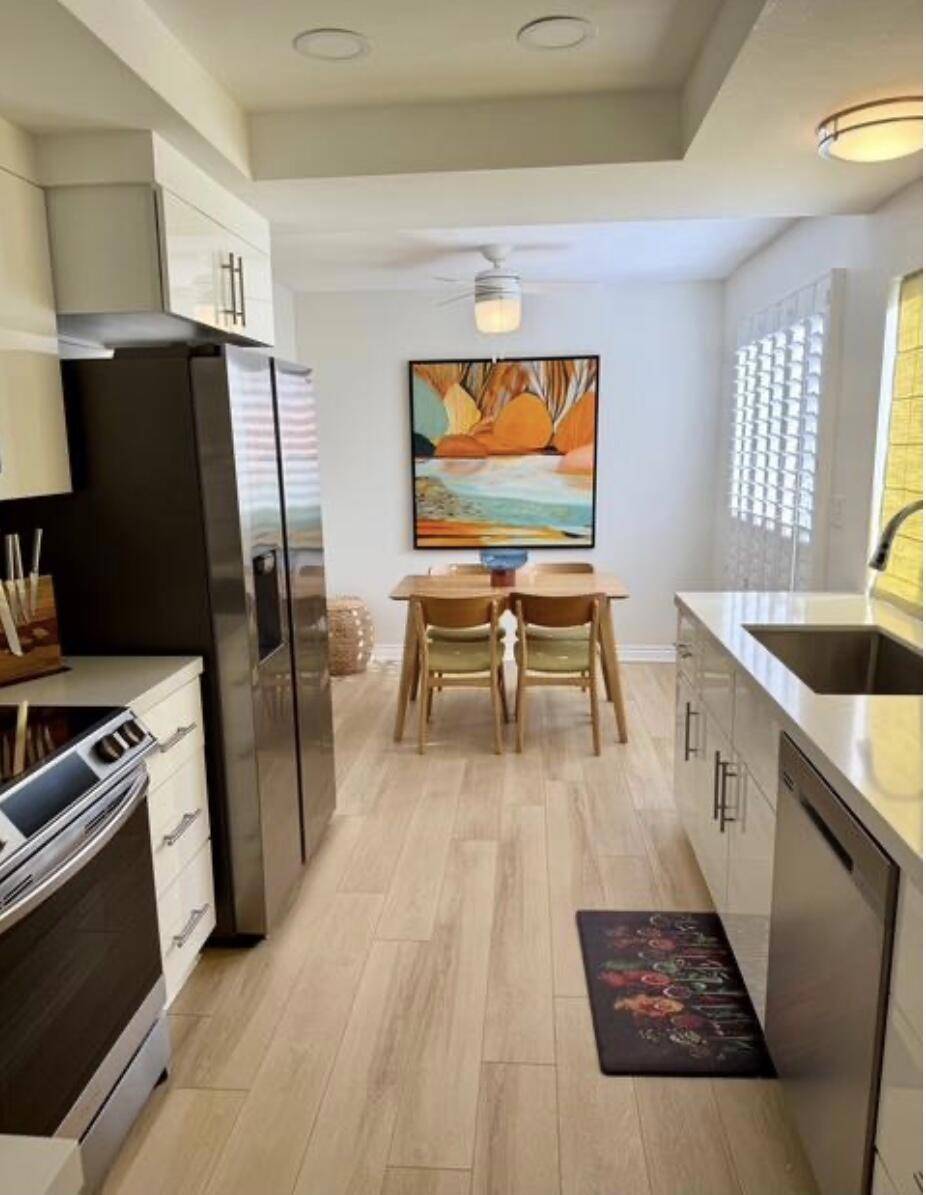 Palm Desert, CA 92260,72499 Desert Flower DR